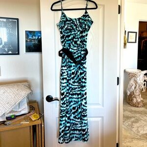 Gianni Bini blue print maxi dress sz Med. Belted with ruffle front top- lined